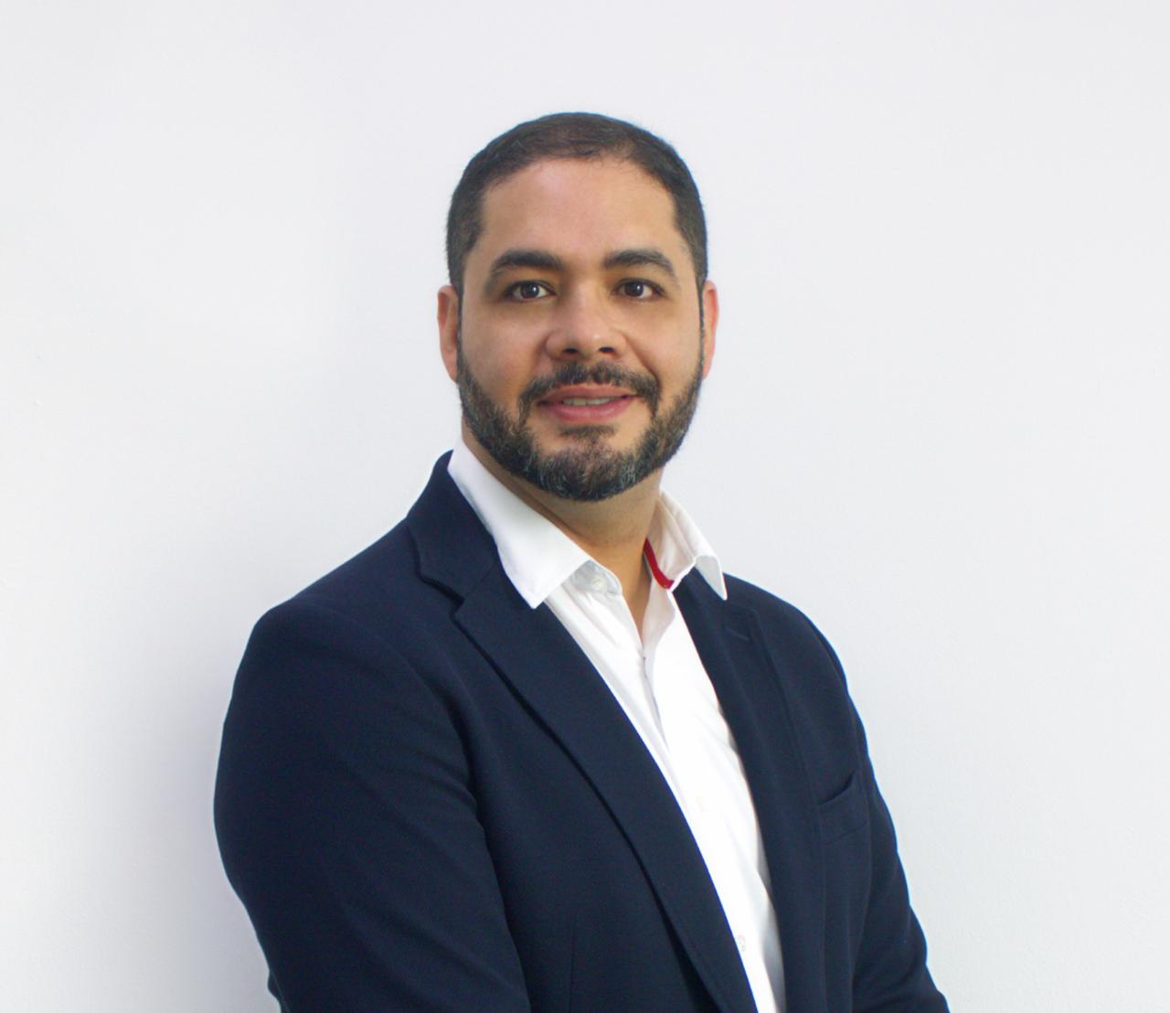 Erick Morán, director comercial de Banco Integral, especialista en gestión empresarial y desarrollo económico, relacionado con iniciativas para las MYPE